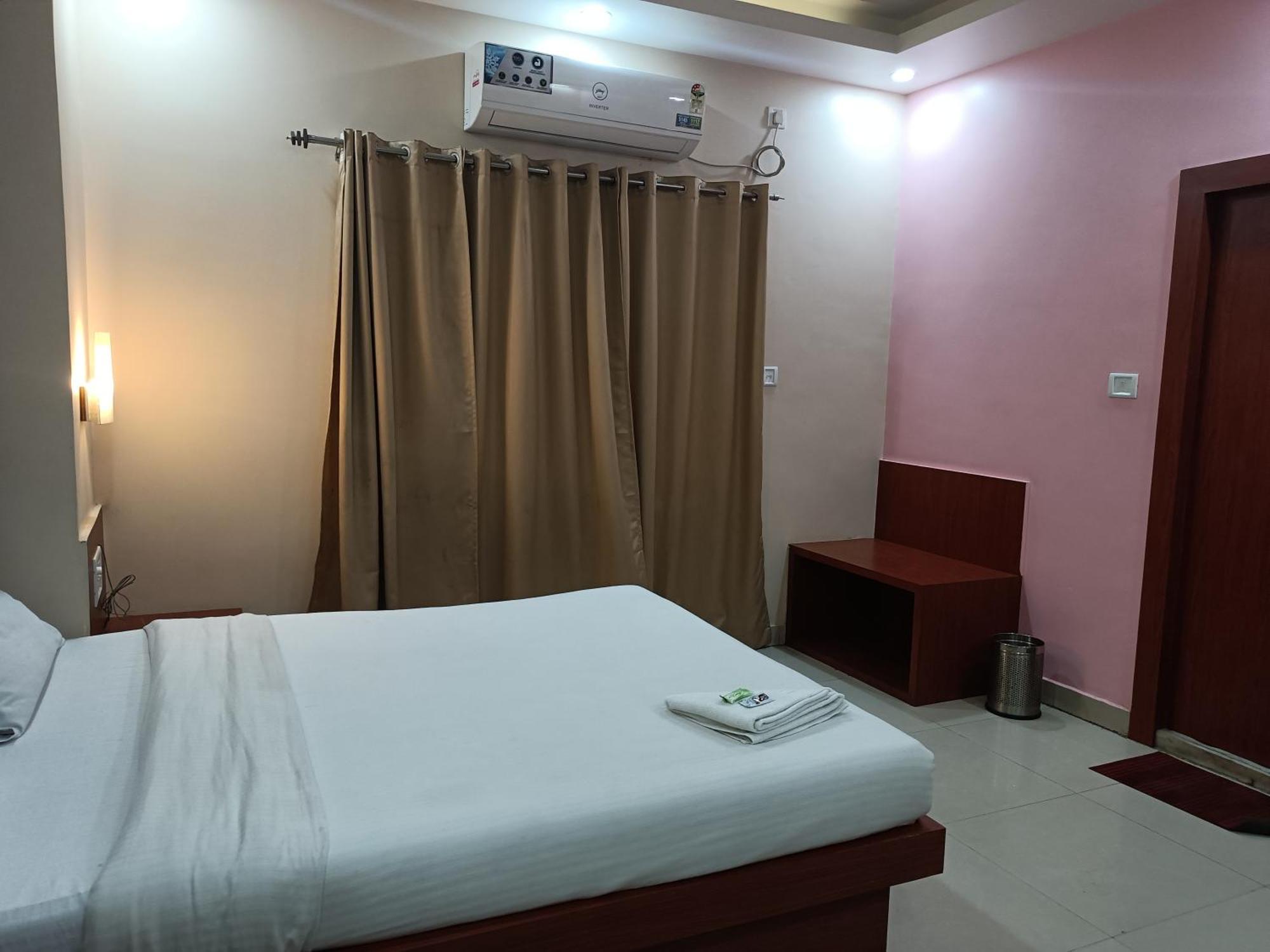 Hotel Sudakshina By Roh Silchar Exteriör bild